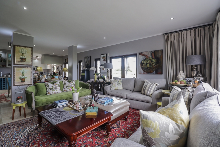 5 Bedroom Property for Sale in Oubaai Western Cape